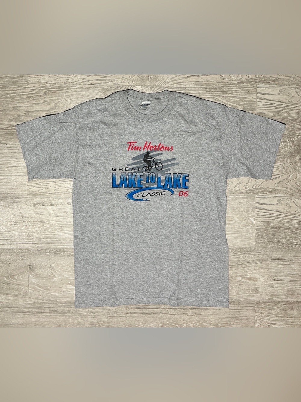 Vintage 2006 Tim Hortons 'Lake to Lake Classic' Bicycle Y2K Mens Graphic T-Shirt